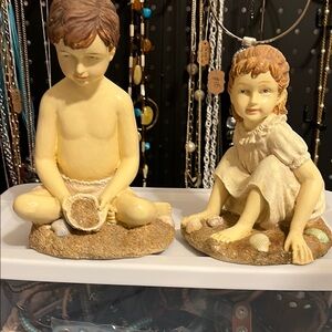 Beach figurines, set of 2 (boy and girl)